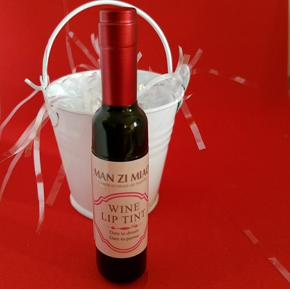 * HOST PICK* Wine Lip Gloss Set 🎉Bachelorette🎉 - Picture 4 of 6